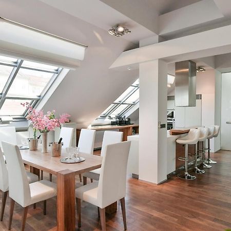 Luxury Central Penthouse With Sauna, Terrace, 250M2, 5Bdrm, 3Bthrm Prag Dış mekan fotoğraf