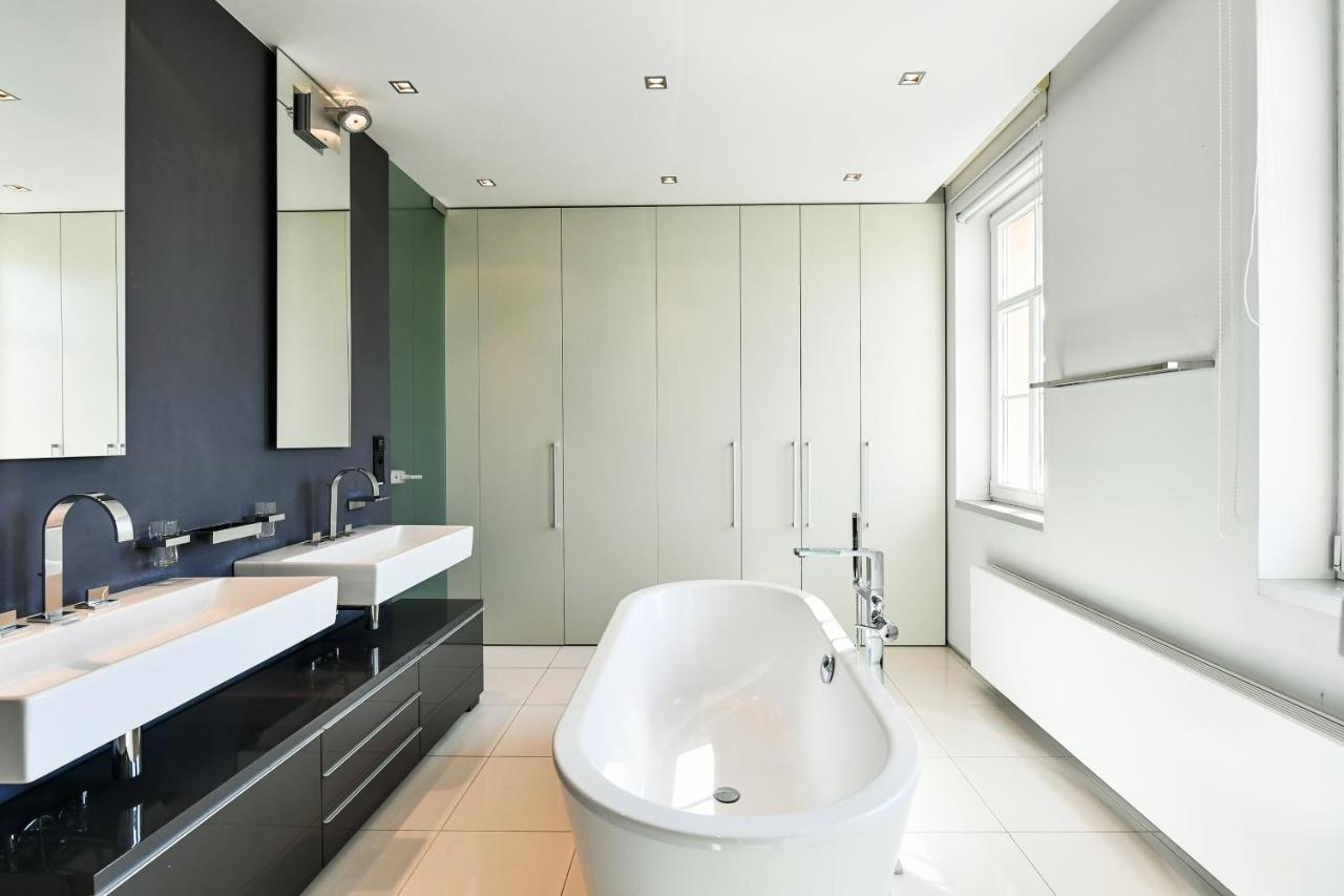 Luxury Central Penthouse With Sauna, Terrace, 250M2, 5Bdrm, 3Bthrm Prag Dış mekan fotoğraf