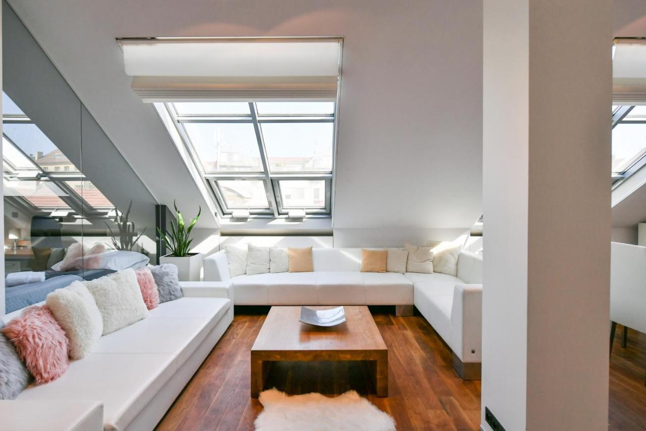 Luxury Central Penthouse With Sauna, Terrace, 250M2, 5Bdrm, 3Bthrm Prag Dış mekan fotoğraf