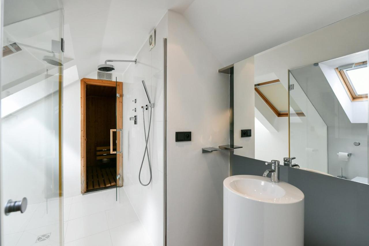 Luxury Central Penthouse With Sauna, Terrace, 250M2, 5Bdrm, 3Bthrm Prag Dış mekan fotoğraf
