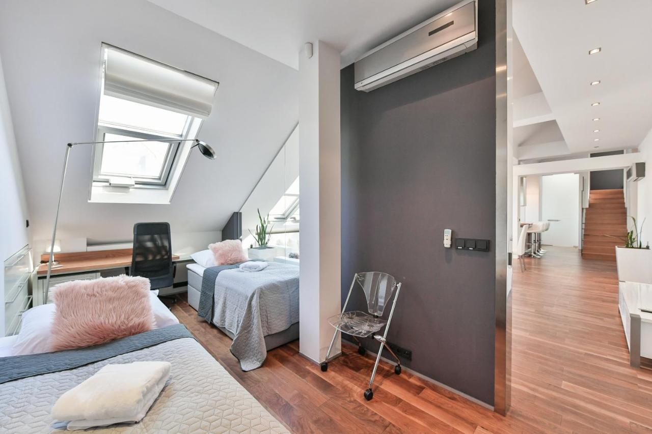 Luxury Central Penthouse With Sauna, Terrace, 250M2, 5Bdrm, 3Bthrm Prag Dış mekan fotoğraf