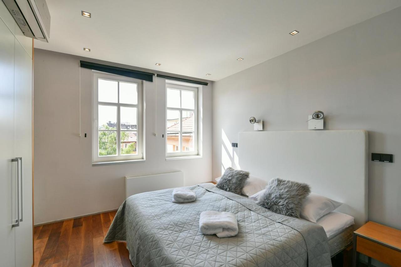 Luxury Central Penthouse With Sauna, Terrace, 250M2, 5Bdrm, 3Bthrm Prag Dış mekan fotoğraf