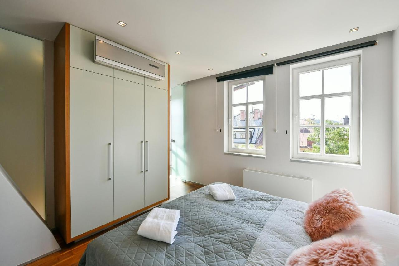 Luxury Central Penthouse With Sauna, Terrace, 250M2, 5Bdrm, 3Bthrm Prag Dış mekan fotoğraf