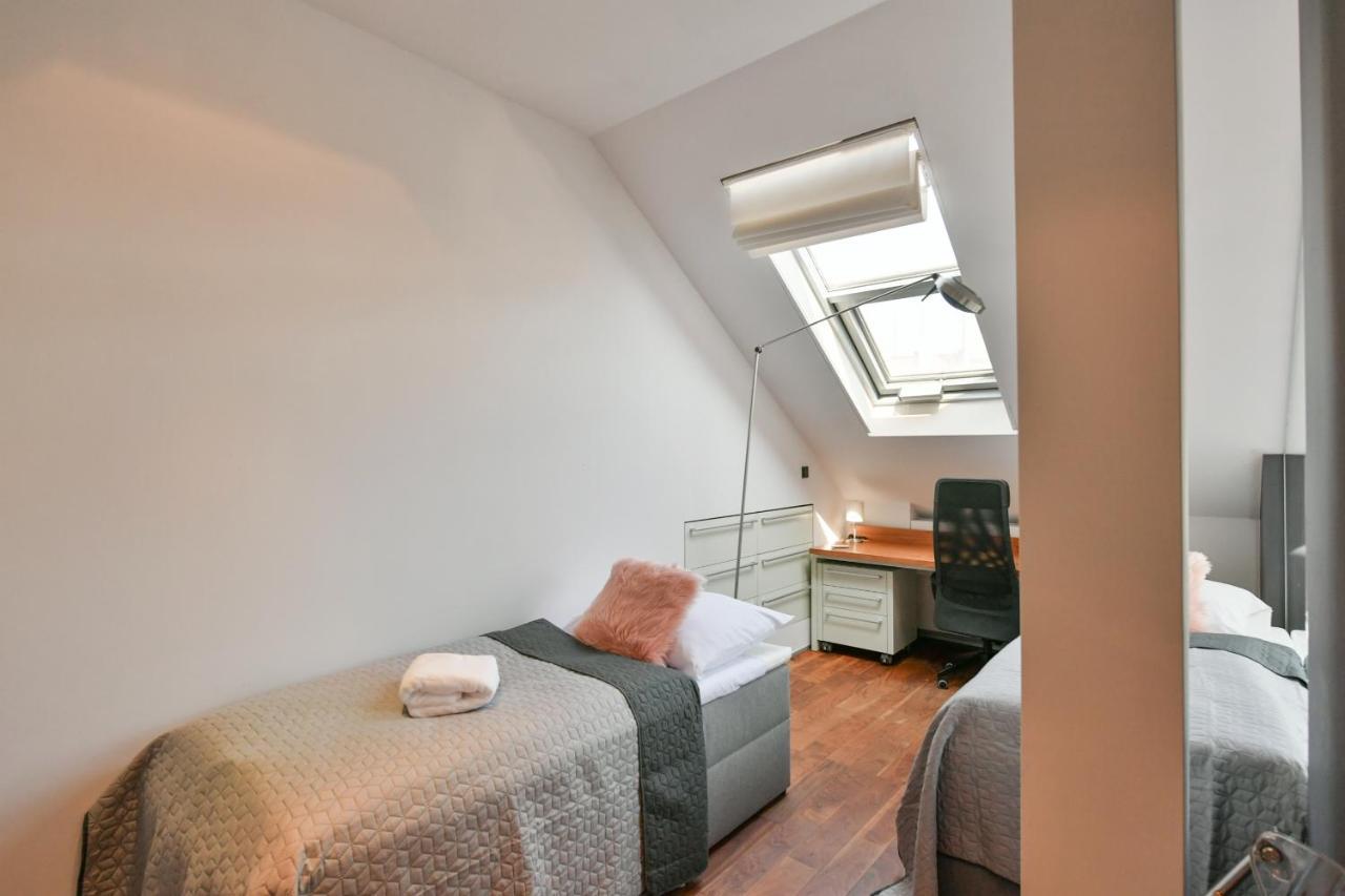 Luxury Central Penthouse With Sauna, Terrace, 250M2, 5Bdrm, 3Bthrm Prag Dış mekan fotoğraf