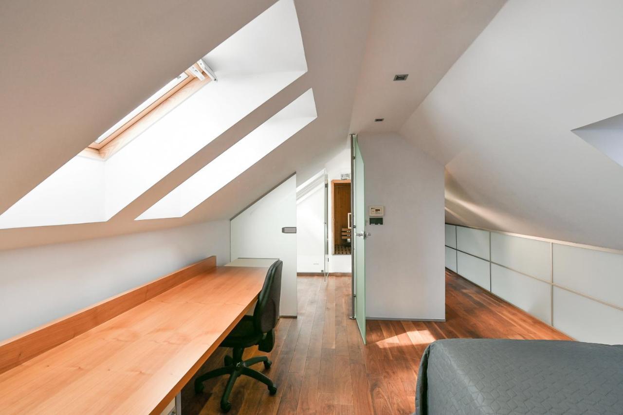 Luxury Central Penthouse With Sauna, Terrace, 250M2, 5Bdrm, 3Bthrm Prag Dış mekan fotoğraf